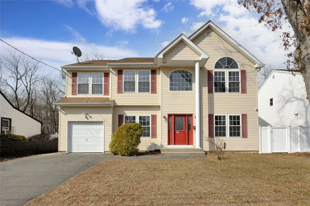 2a Rosewood Avenue Babylon NY 11701