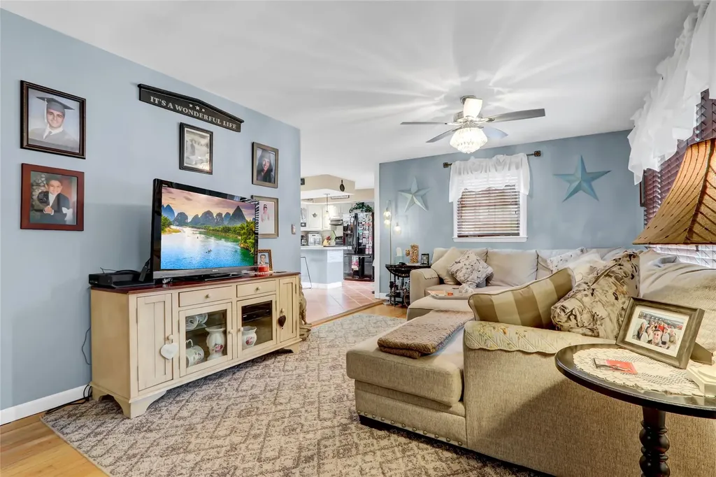28 Williams Street Centereach NY 11720