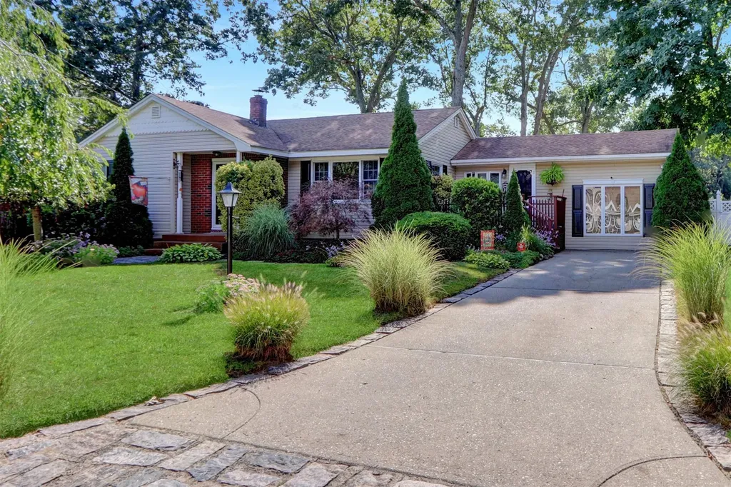 28 Williams Street Centereach NY 11720