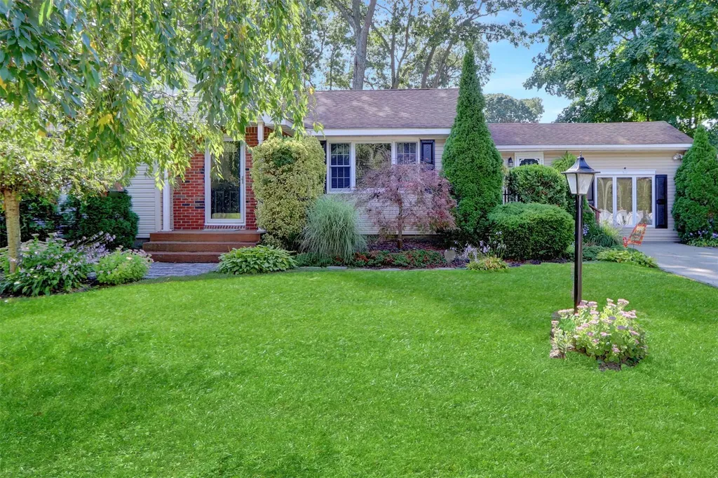 28 Williams Street Centereach NY 11720
