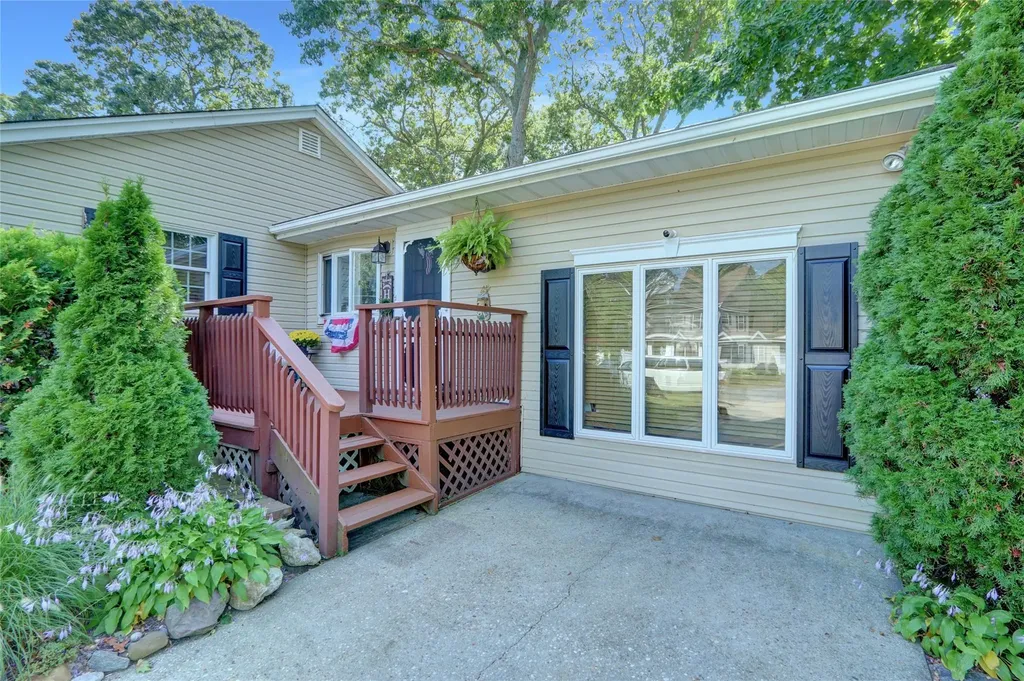 28 Williams Street Centereach NY 11720