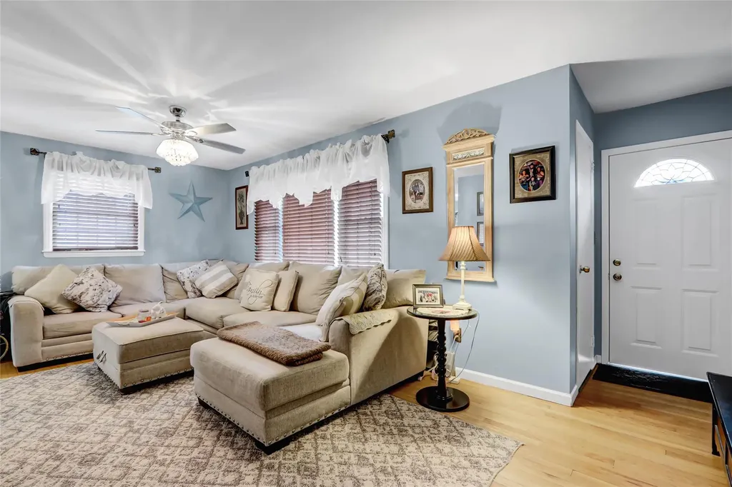 28 Williams Street Centereach NY 11720