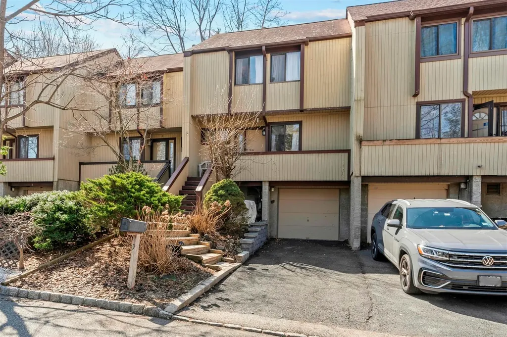 9 Rockledge Drive Suffern NY 10901