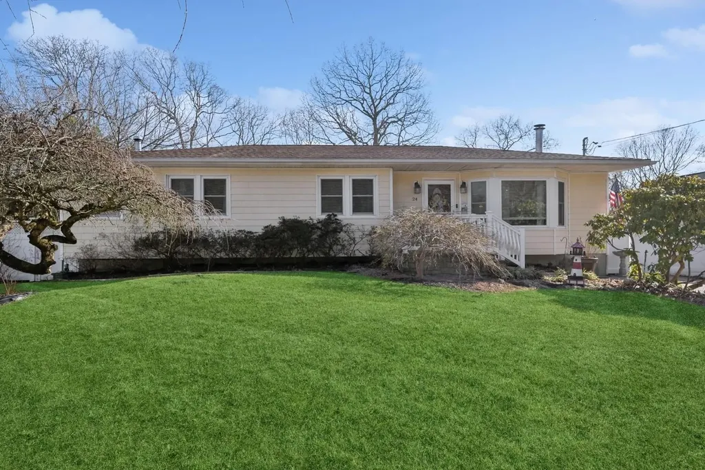 24 Palmetto Drive Brookhaven NY 11967