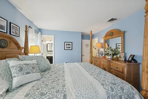 24 Palmetto Drive Shirley NY 11967