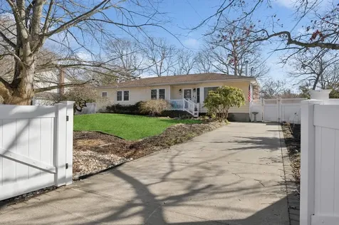 24 Palmetto Drive Shirley NY 11967