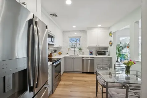 24 Palmetto Drive Shirley NY 11967