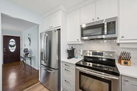 24 Palmetto Drive Shirley NY 11967