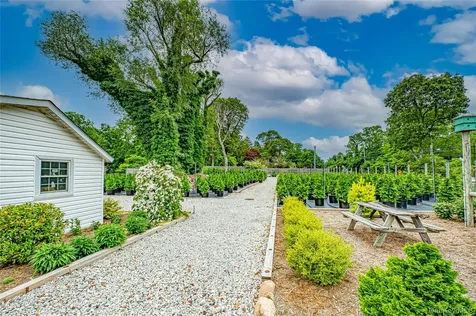 185-191 N Country Road Mount Sinai NY 11766