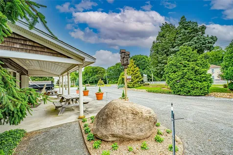 185-191 N Country Road Mount Sinai NY 11766