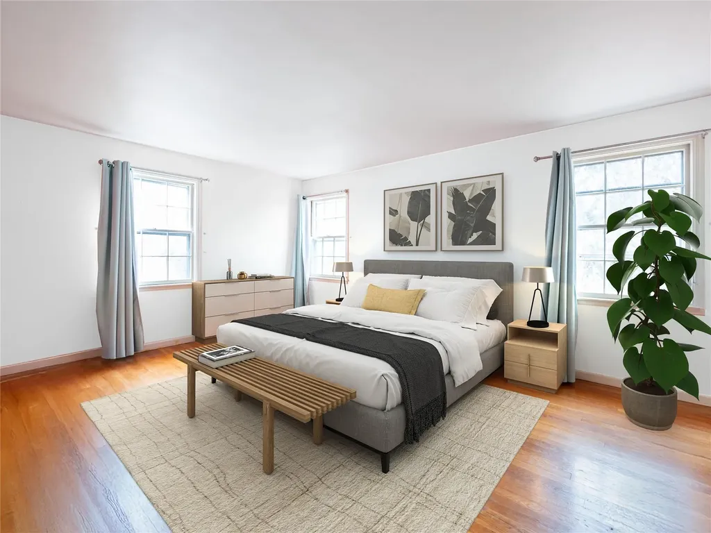 18 Eakins Road Manhasset NY 11030