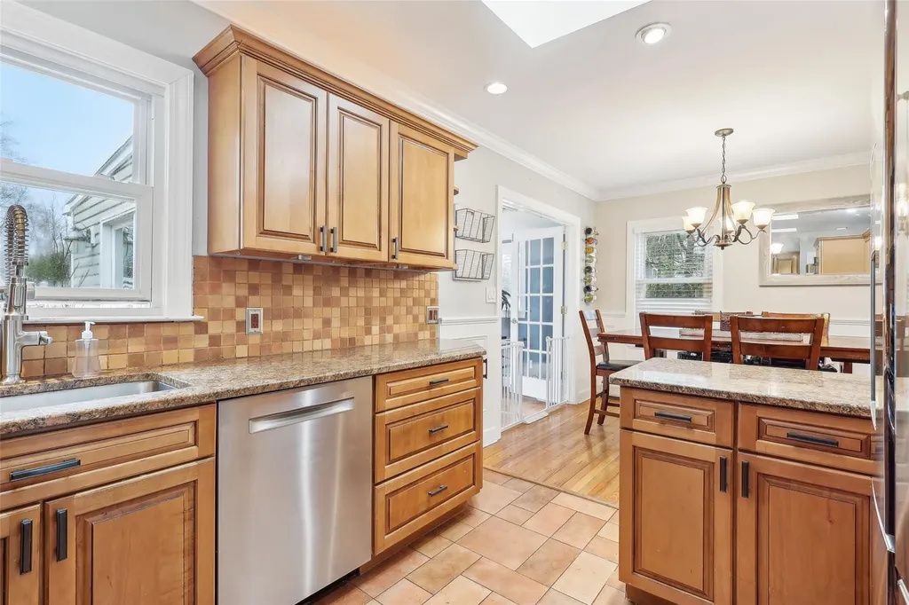 8 Birchwood Terrace Nanuet NY 10954