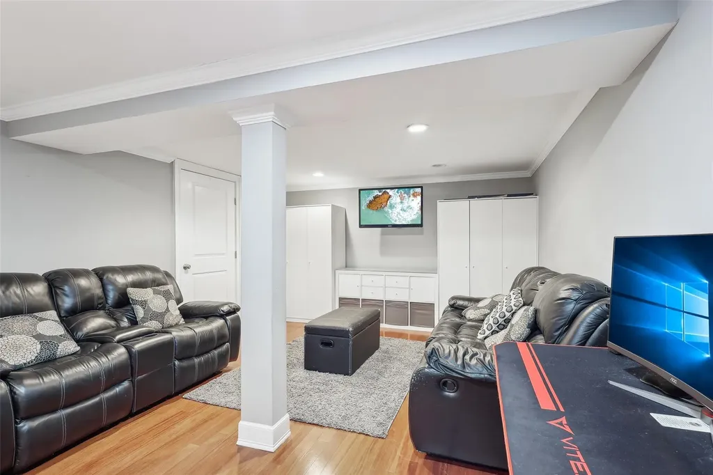 8 Birchwood Terrace Nanuet NY 10954