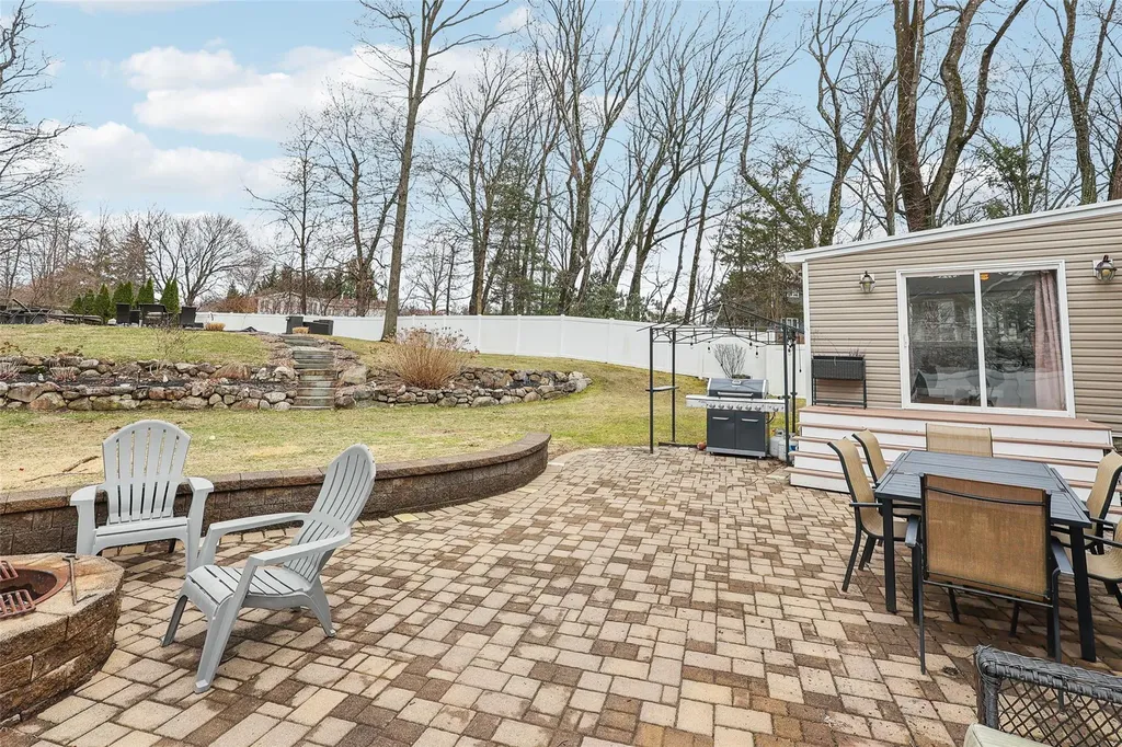 8 Birchwood Terrace Nanuet NY 10954