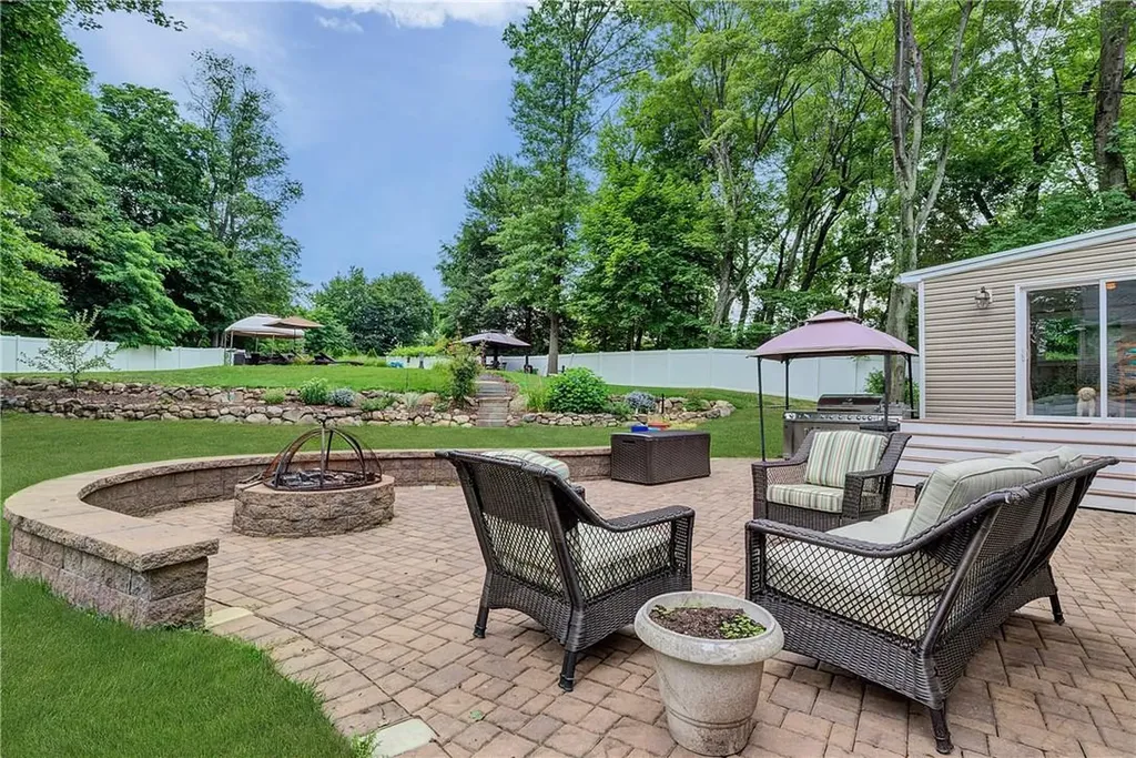 8 Birchwood Terrace Nanuet NY 10954