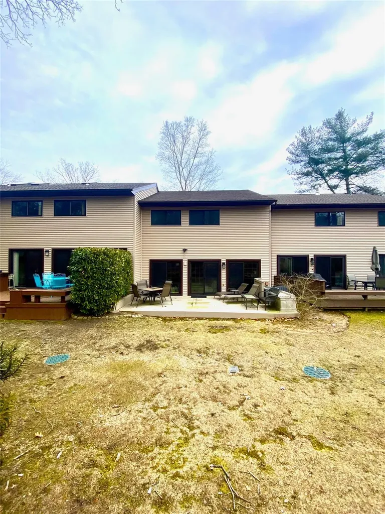 19 Northgate Circle Melville NY 11747
