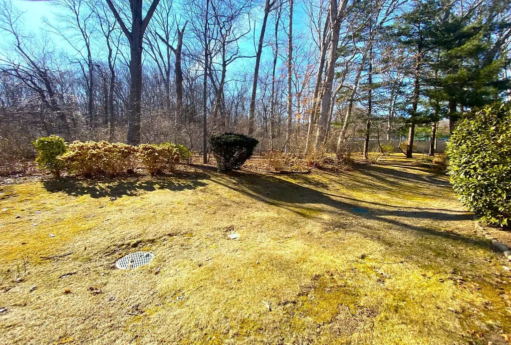 19 Northgate Circle Melville NY 11747