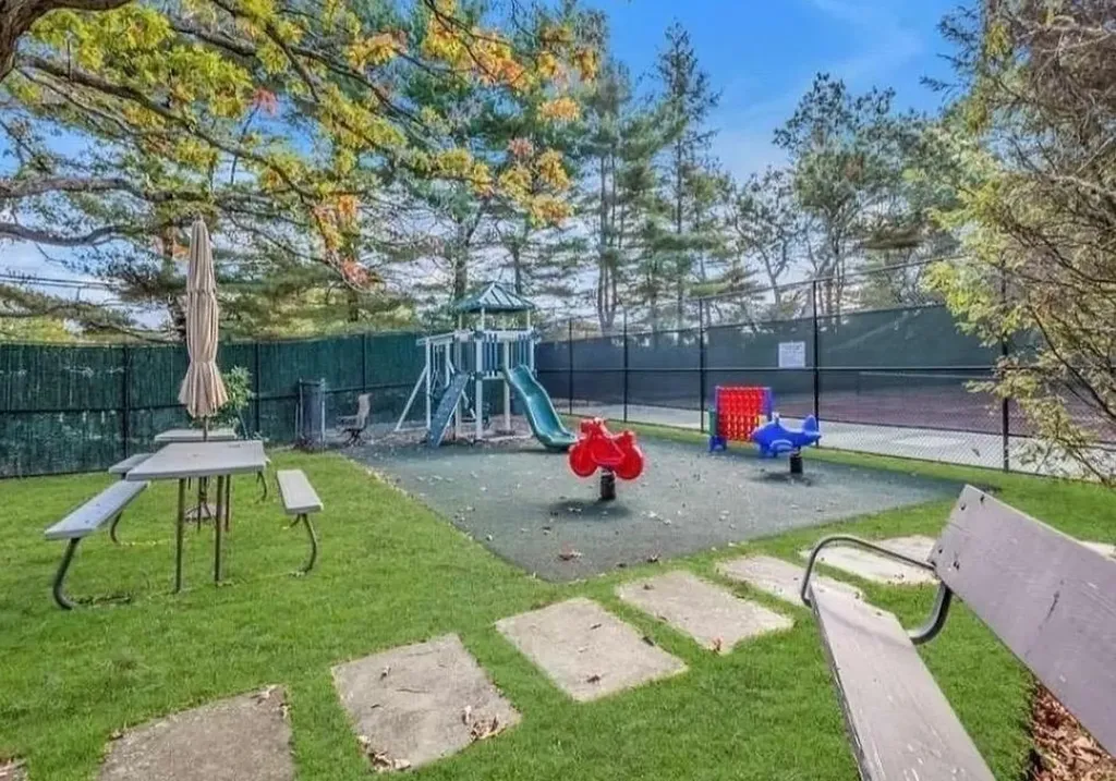 19 Northgate Circle Melville NY 11747