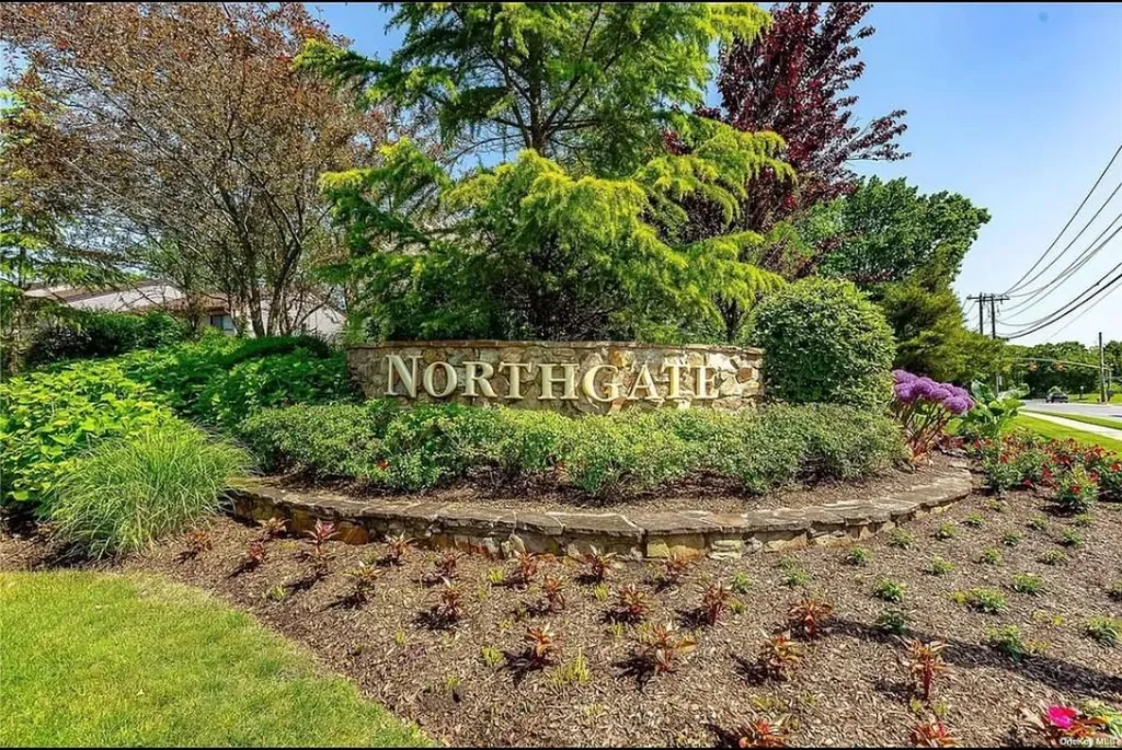 19 Northgate Circle Melville NY 11747