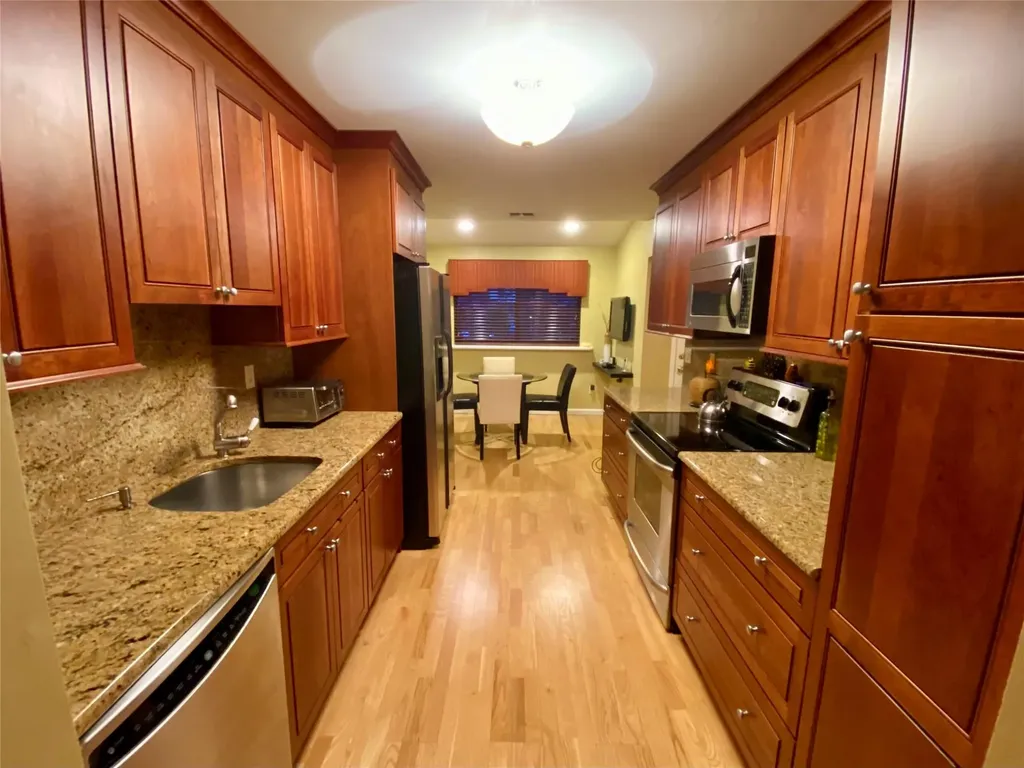 19 Northgate Circle Melville NY 11747