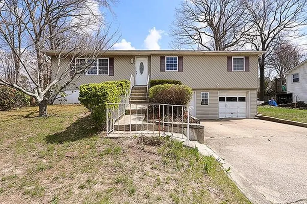 385 Dare Road Selden NY 11784