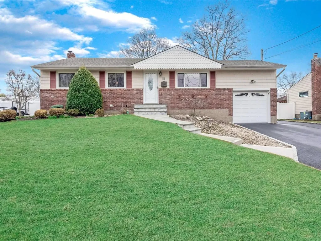 62 Wiltshire Drive Commack NY 11725