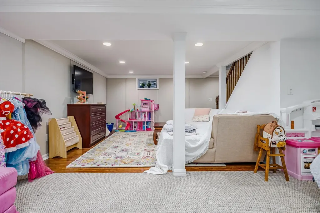 64 Winifred Drive Merrick NY 11566
