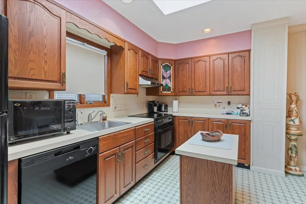 165 N Windhorst Avenue Bethpage NY 11714