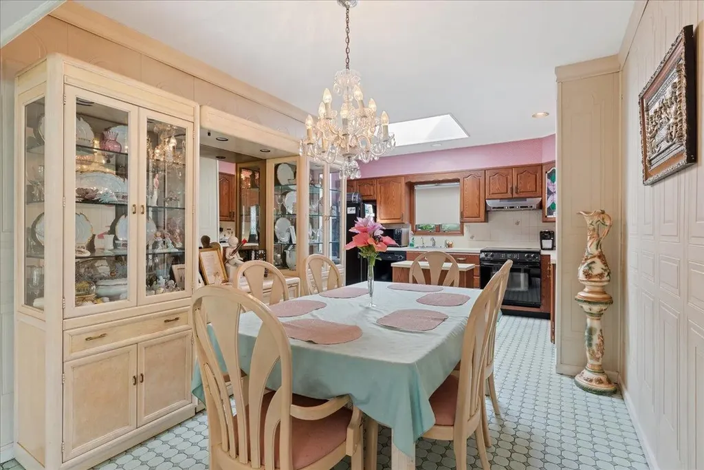 165 N Windhorst Avenue Bethpage NY 11714