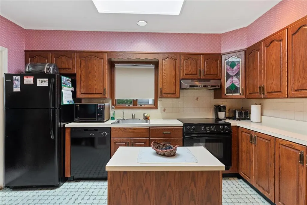 165 N Windhorst Avenue Bethpage NY 11714