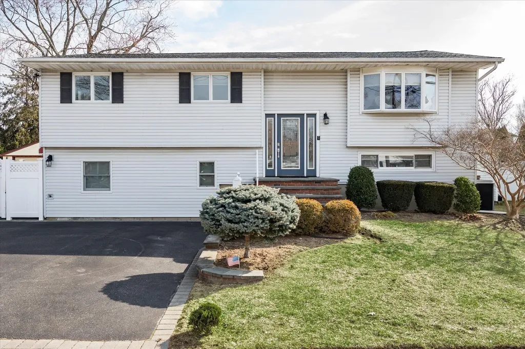 18 Scherer Street Bethpage NY 11714