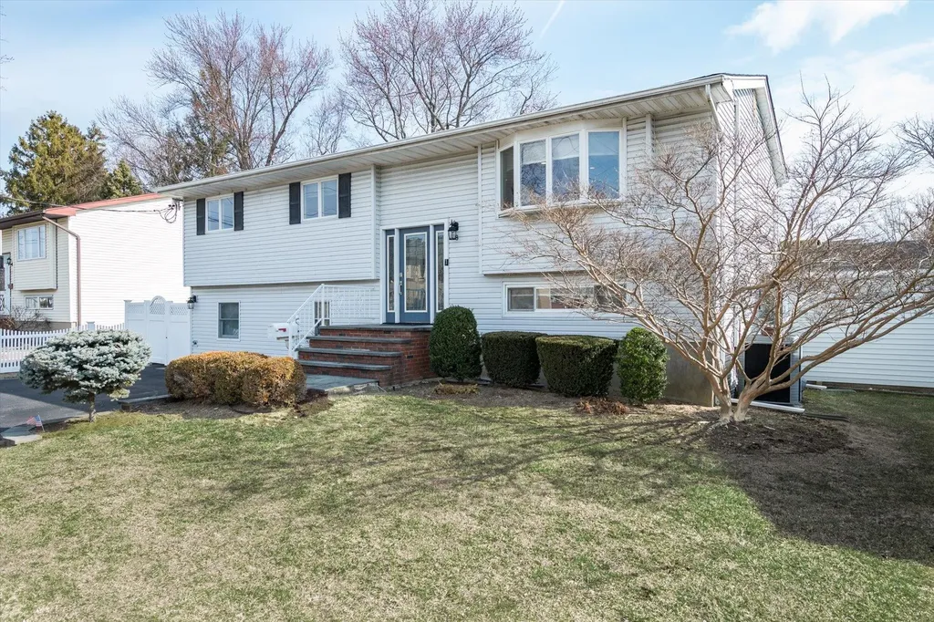 18 Scherer Street Bethpage NY 11714