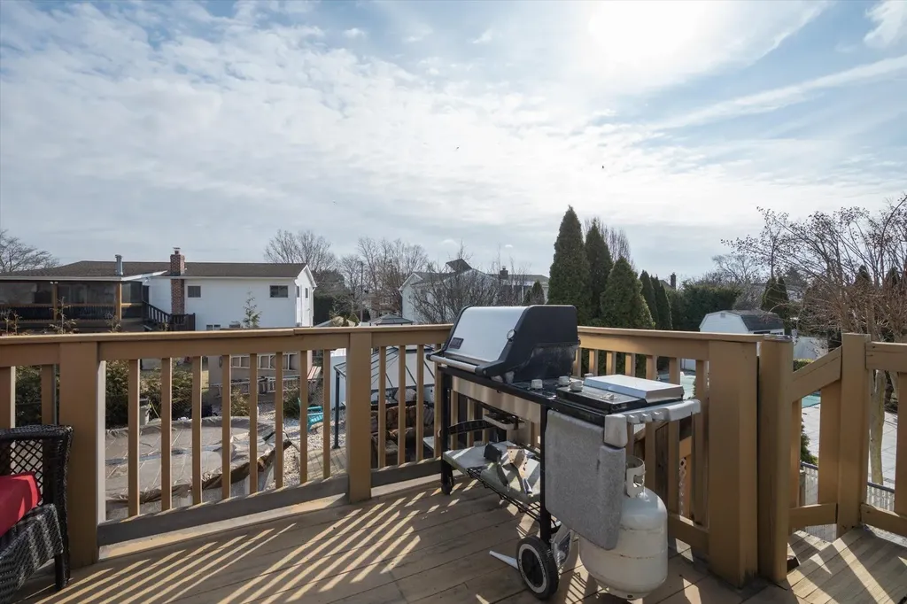 18 Scherer Street Bethpage NY 11714