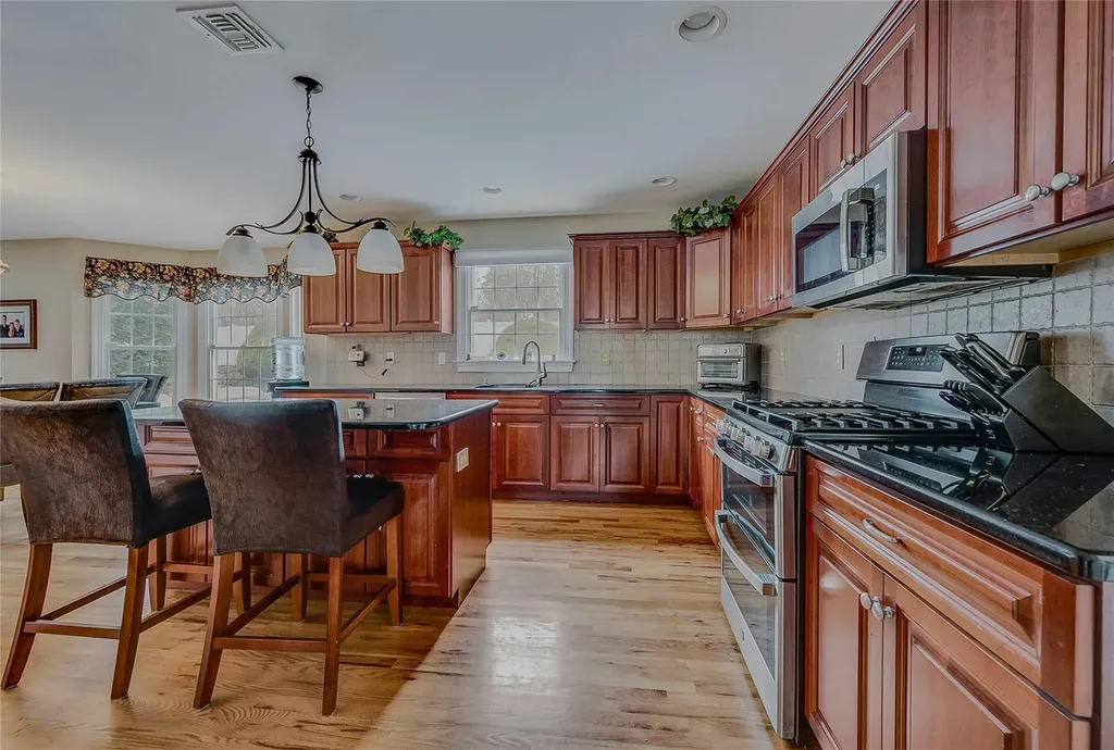 9 Franciscan Lane Smithtown NY 11787