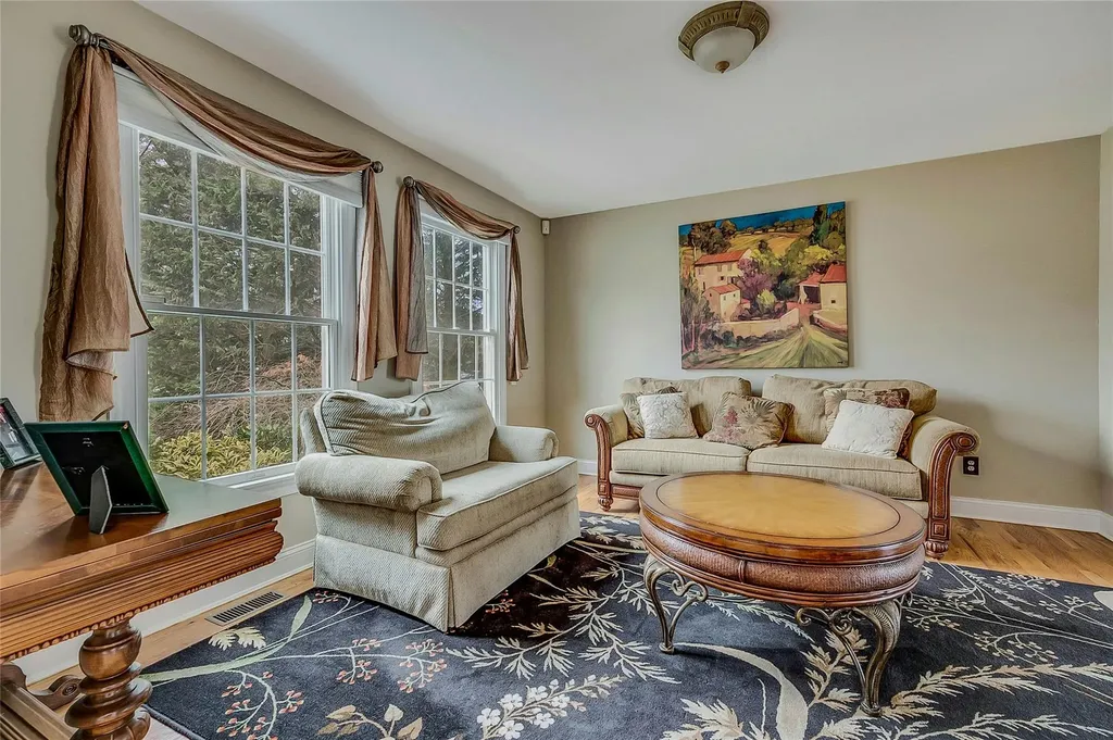 9 Franciscan Lane Smithtown NY 11787
