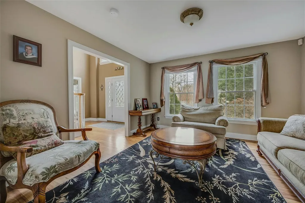 9 Franciscan Lane Smithtown NY 11787