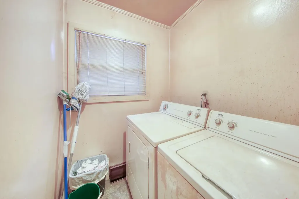 6 Thomas Jefferson Place Middletown NY 10940
