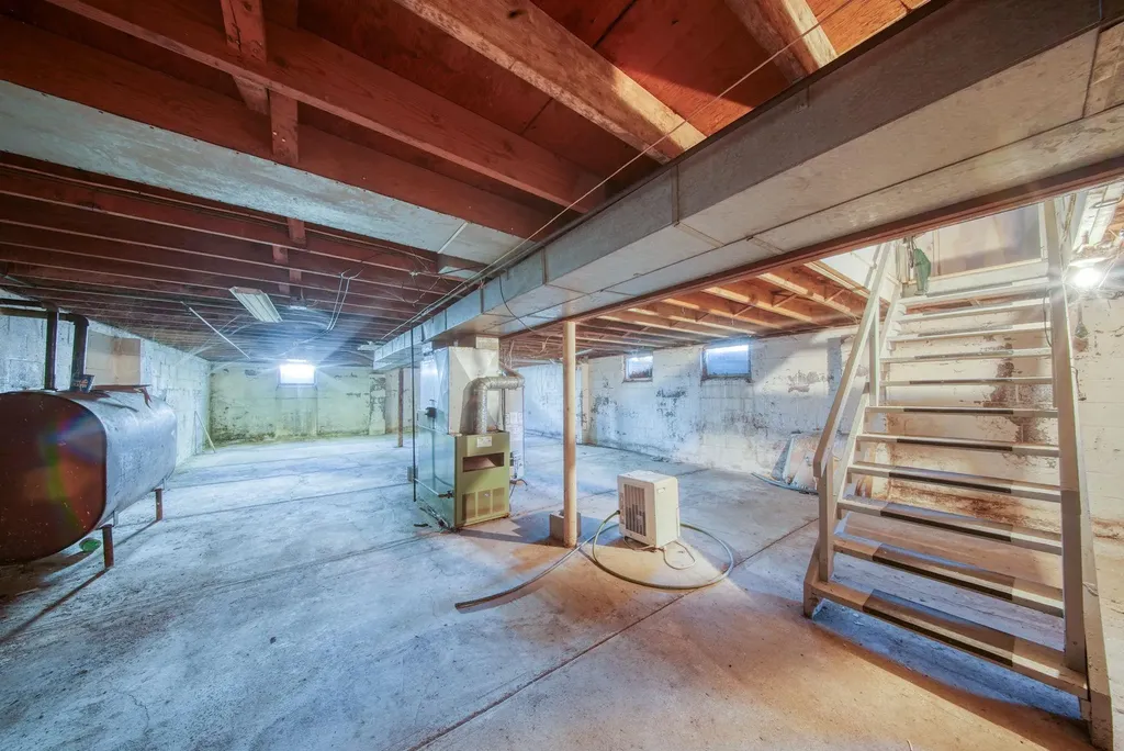 6 Thomas Jefferson Place Middletown NY 10940
