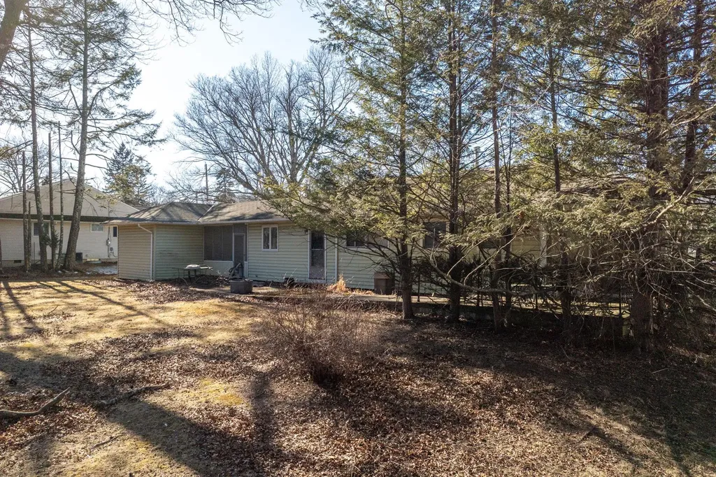 6 Thomas Jefferson Place Middletown NY 10940