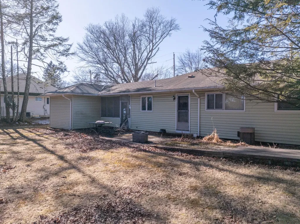 6 Thomas Jefferson Place Middletown NY 10940