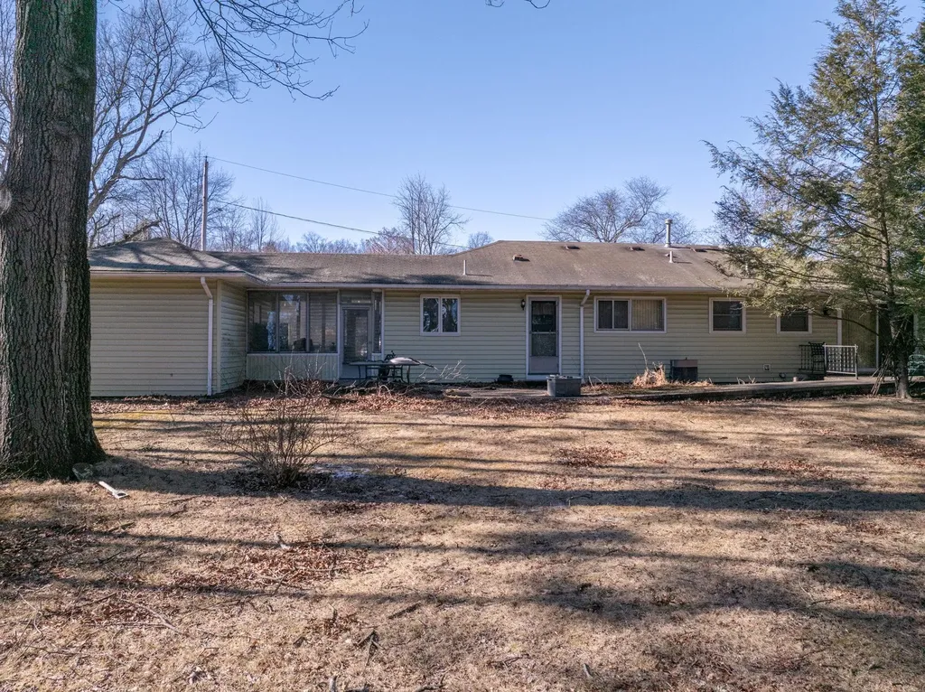 6 Thomas Jefferson Place Middletown NY 10940