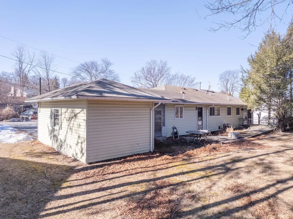 6 Thomas Jefferson Place Middletown NY 10940