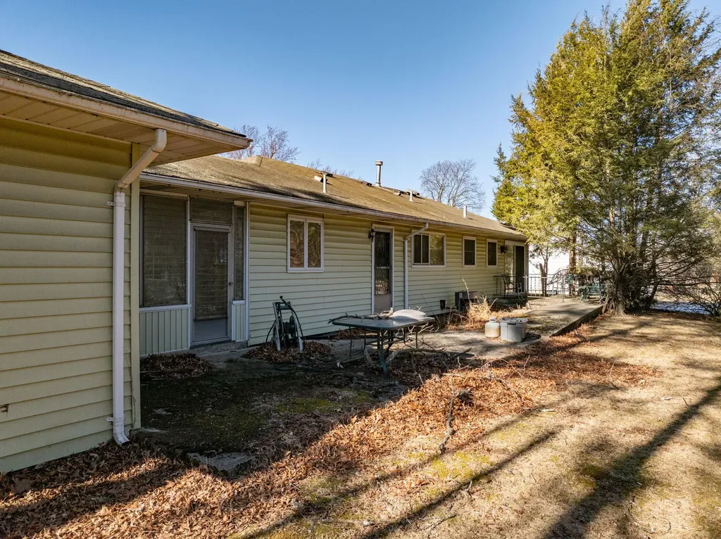 6 Thomas Jefferson Place Middletown NY 10940
