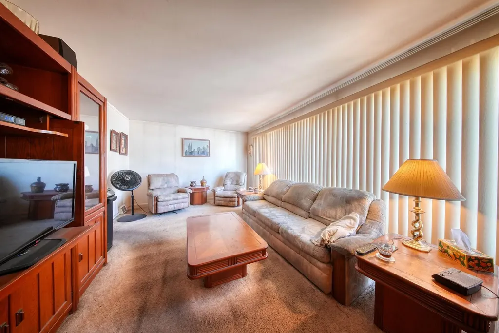 6 Thomas Jefferson Place Middletown NY 10940