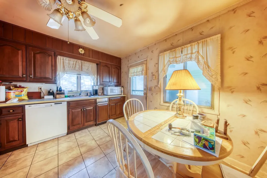 6 Thomas Jefferson Place Middletown NY 10940