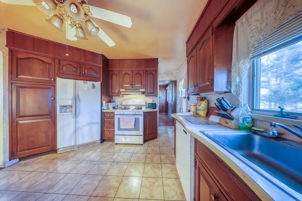 6 Thomas Jefferson Place Middletown NY 10940