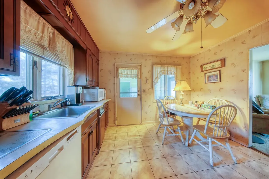 6 Thomas Jefferson Place Middletown NY 10940