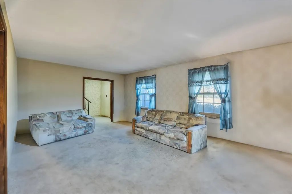 27 Wilmont Turn Coram NY 11727