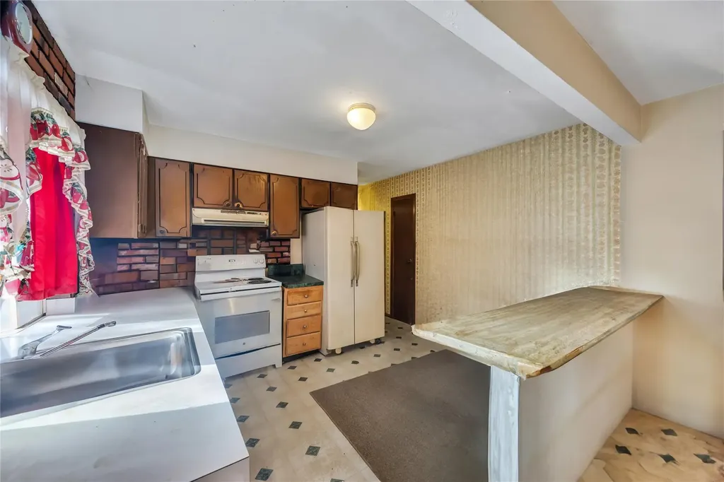 27 Wilmont Turn Coram NY 11727