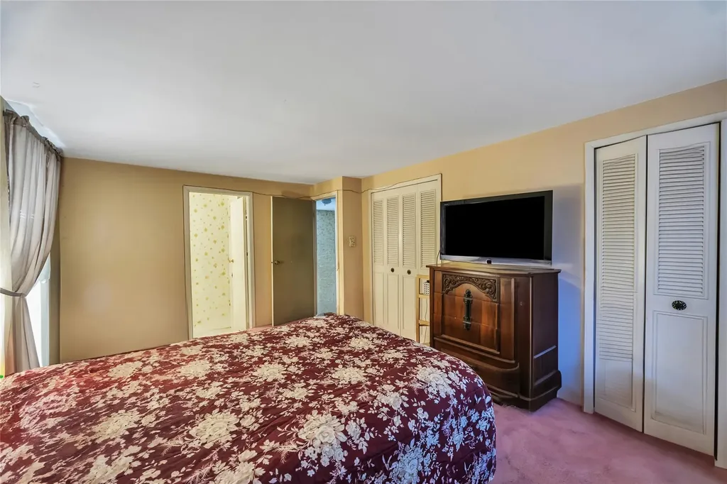 27 Wilmont Turn Coram NY 11727